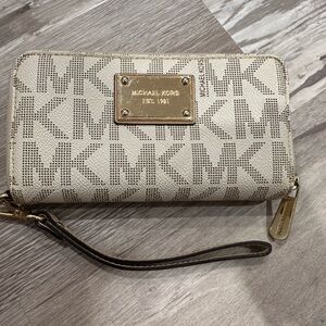 Michael Kors Leather Wallet Clutch w matching wristlet